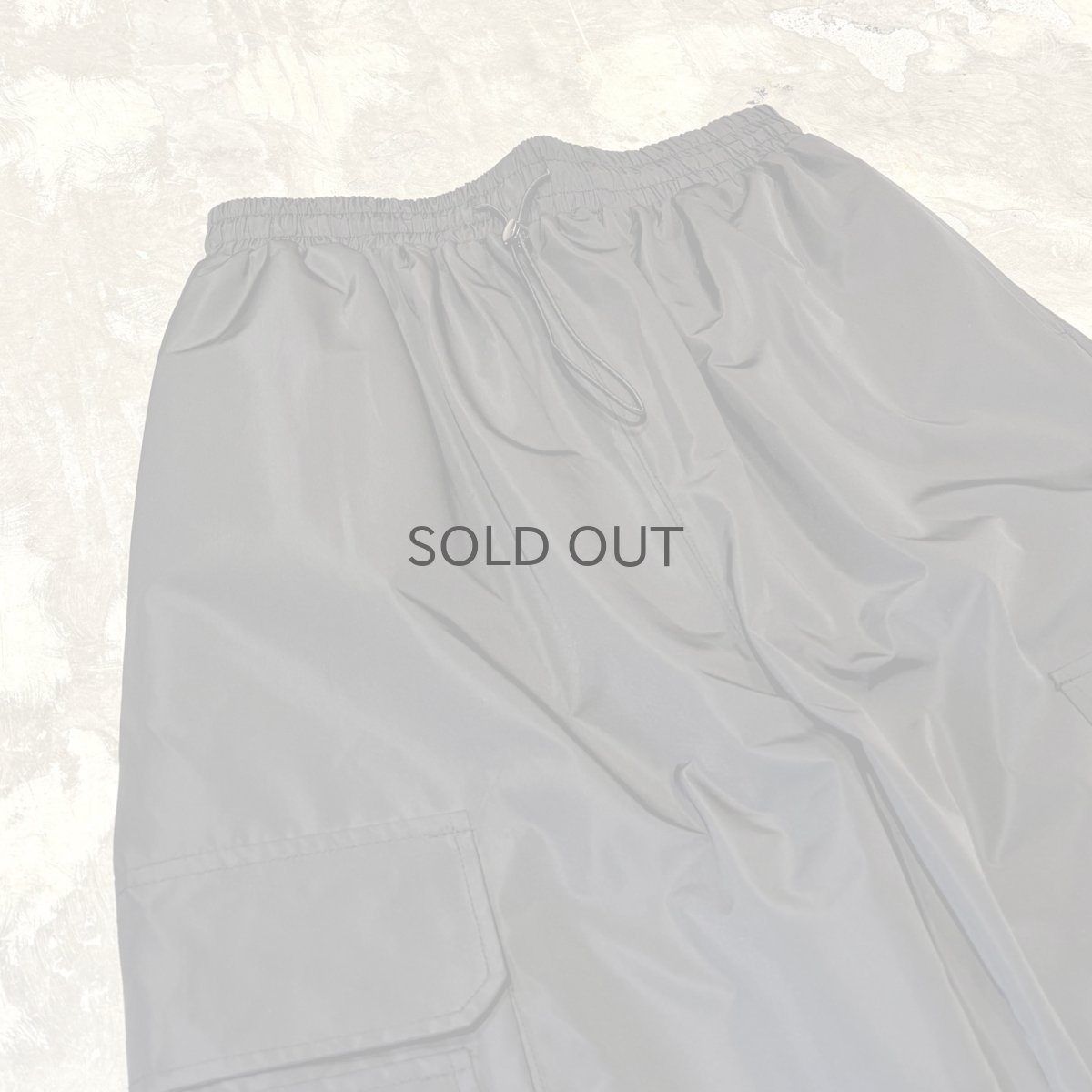 画像3: 【WONDERGROUND】MULTI CARGO POCKET WIDE NYLON PANTS / BLACK / OS (3)