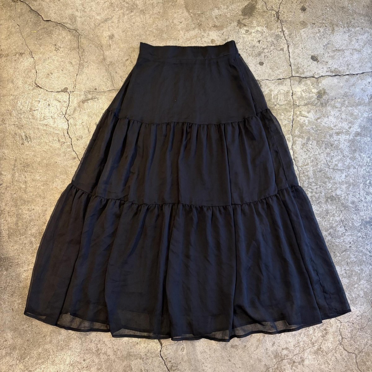 画像1: BLACK COLOR DESIGN TIERED DESIGN SKIRT / W25~W31 (1)