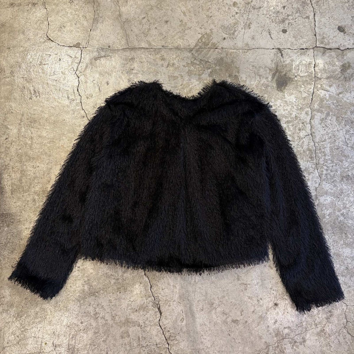 画像2: BLACK COLOR SHAGGY DESIGN SHORT CARDIGAN / Ladies M (2)