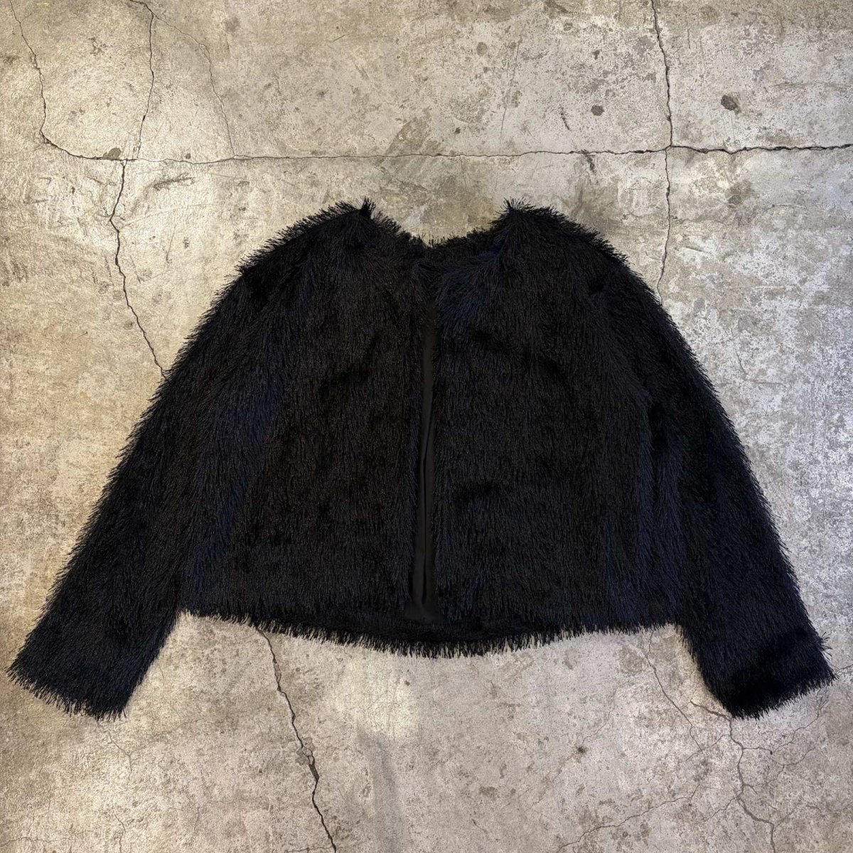 画像1: BLACK COLOR SHAGGY DESIGN SHORT CARDIGAN / Ladies M (1)