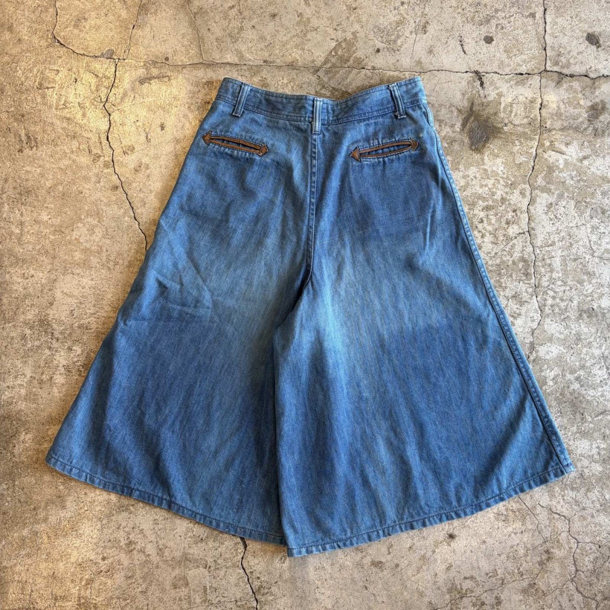 画像2: OLD WIDE DESIGN HALF DENIM PANTS / W27 (2)
