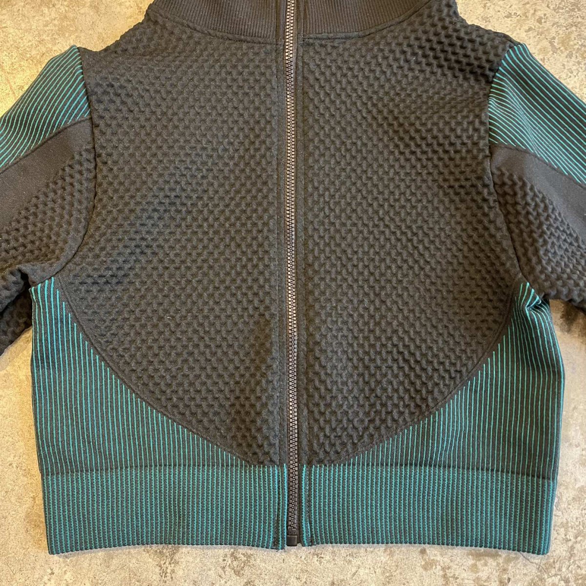 画像11: 2 TONE COLOR BLOCKING DESIGN SHORT ZIP UP L/S TOPS / Ladies XS~S(M) (11)