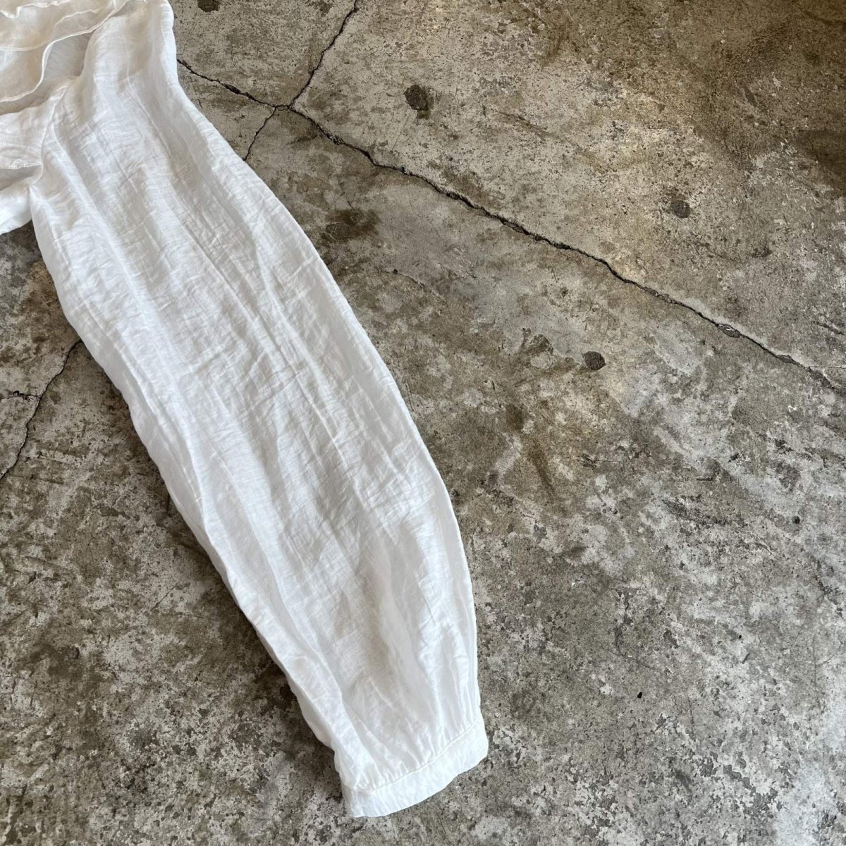 画像6: FRONT FRILL LINE DESIGN SHEER L/S BLOUSE / Ladies M (6)