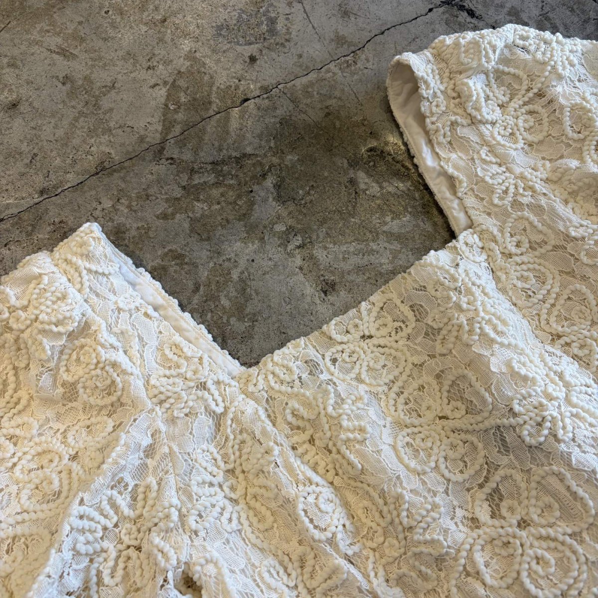 画像3: BACK LACE UP DESIGN PUFF SLLEVE SHORT TOPS / Ladies S(M)  (3)