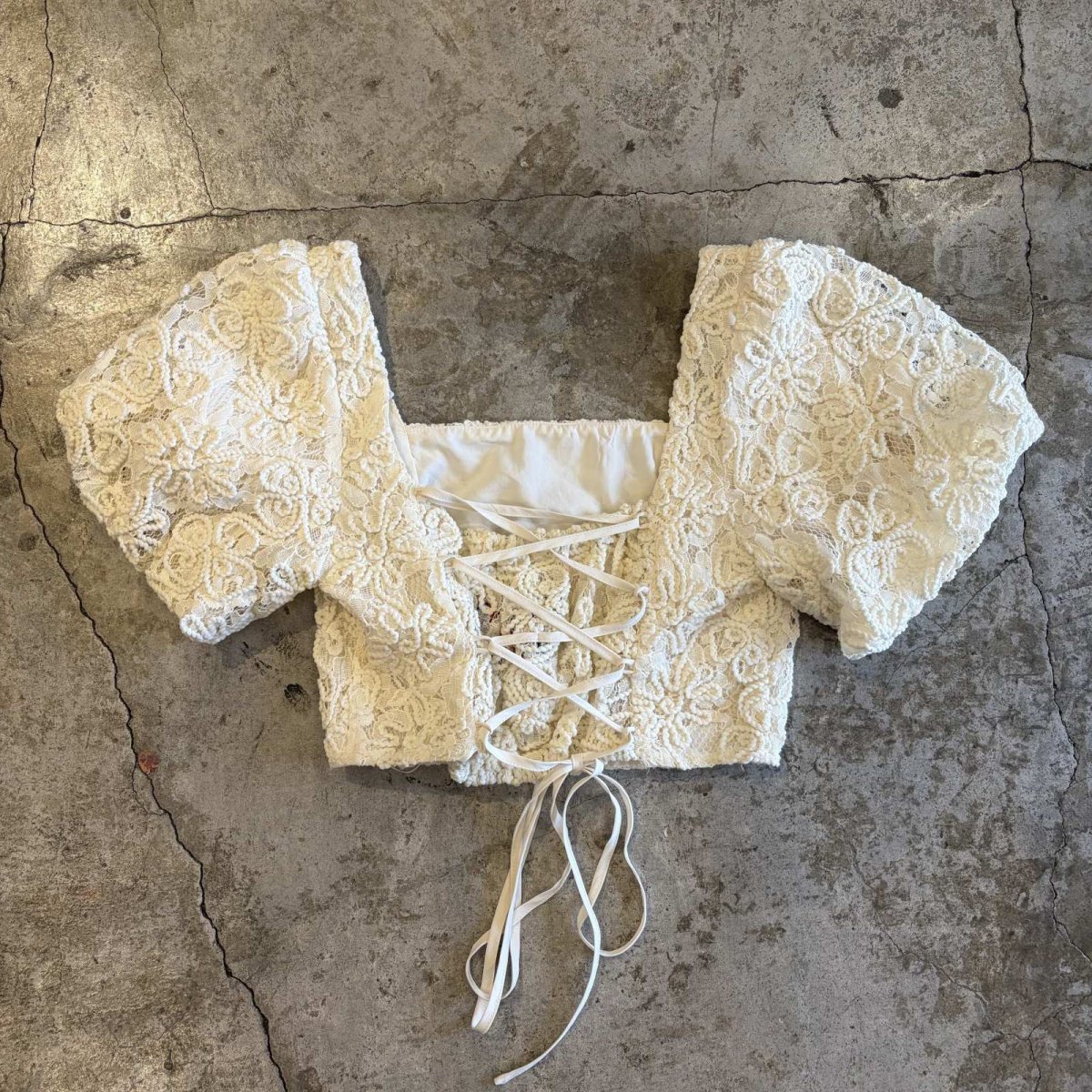 画像2: BACK LACE UP DESIGN PUFF SLLEVE SHORT TOPS / Ladies S(M)  (2)