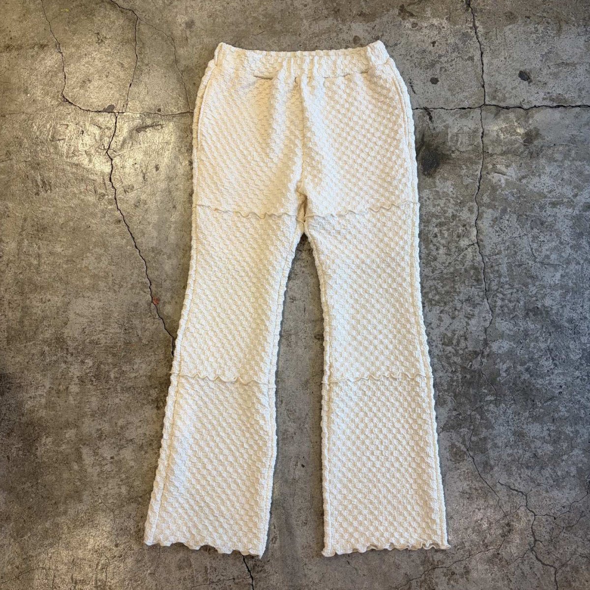 画像1: EMBOSS DESIGN STITCH LINE FLARE PANTS / W26~W35 (1)