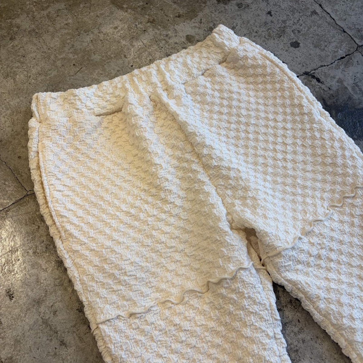 画像3: EMBOSS DESIGN STITCH LINE FLARE PANTS / W26~W35 (3)