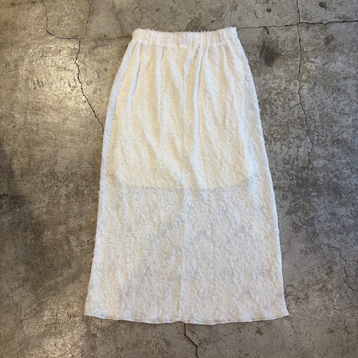 画像2: WHITE COLOR SHORT SHAGGY ALL OVER PATTERN DESIGN SKIRT / W25~W40 (2)