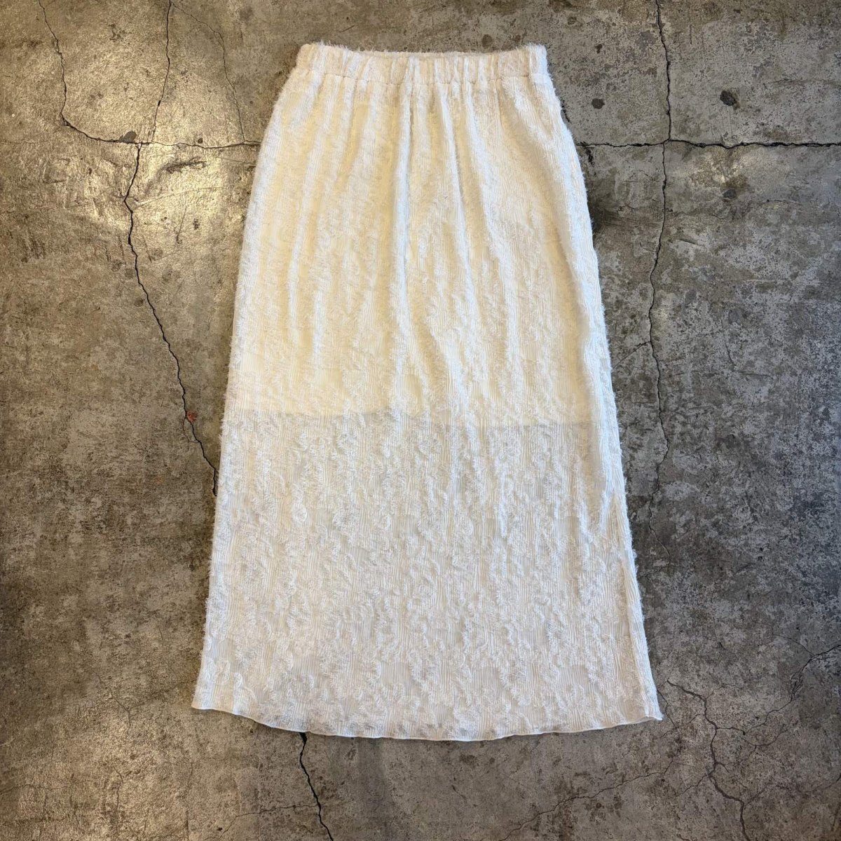 画像1: WHITE COLOR SHORT SHAGGY ALL OVER PATTERN DESIGN SKIRT / W25~W40 (1)