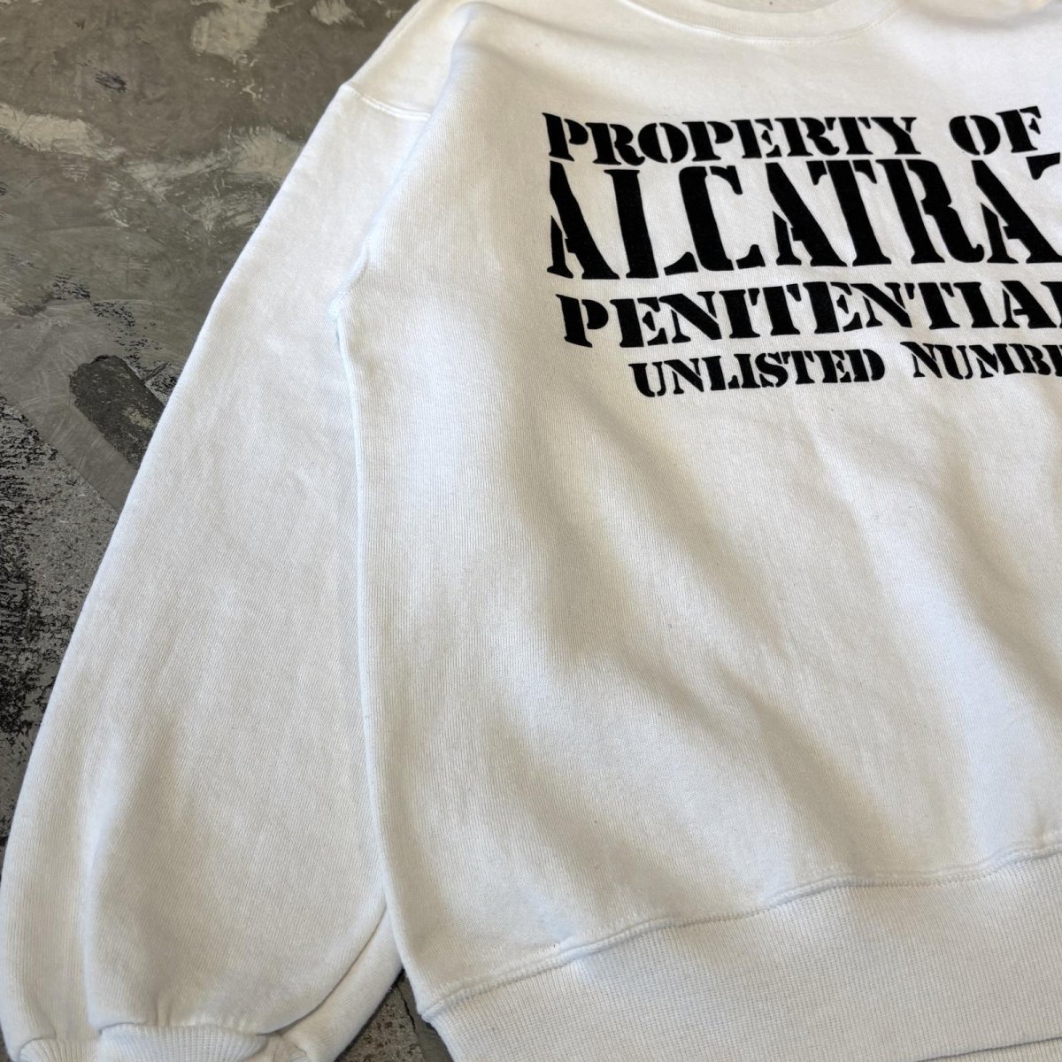 画像5: 90's "ALCATRAZ" FRONT PRINTED SWEAT / Mens L / MADE IN USA (5)