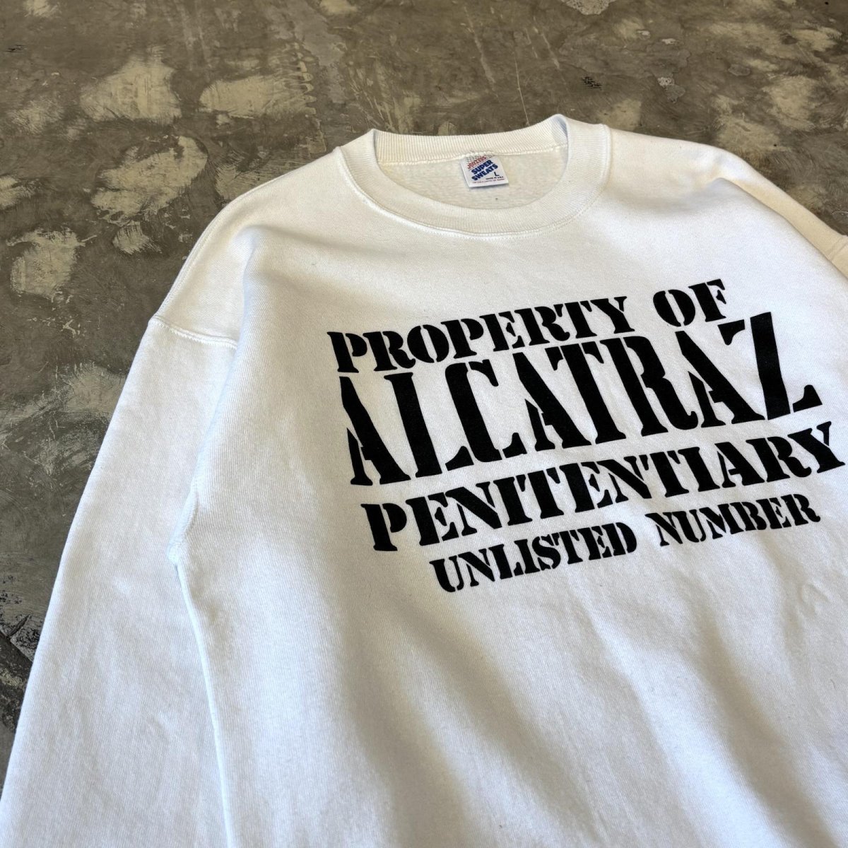 画像3: 90's "ALCATRAZ" FRONT PRINTED SWEAT / Mens L / MADE IN USA (3)