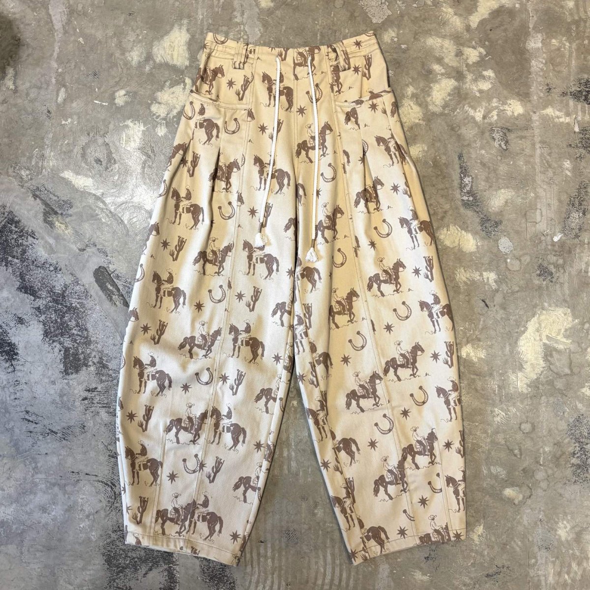 画像1: ALL OVER COWBOY GRAPHIC PATTERN BALLOON PANTS / ~W36 (1)
