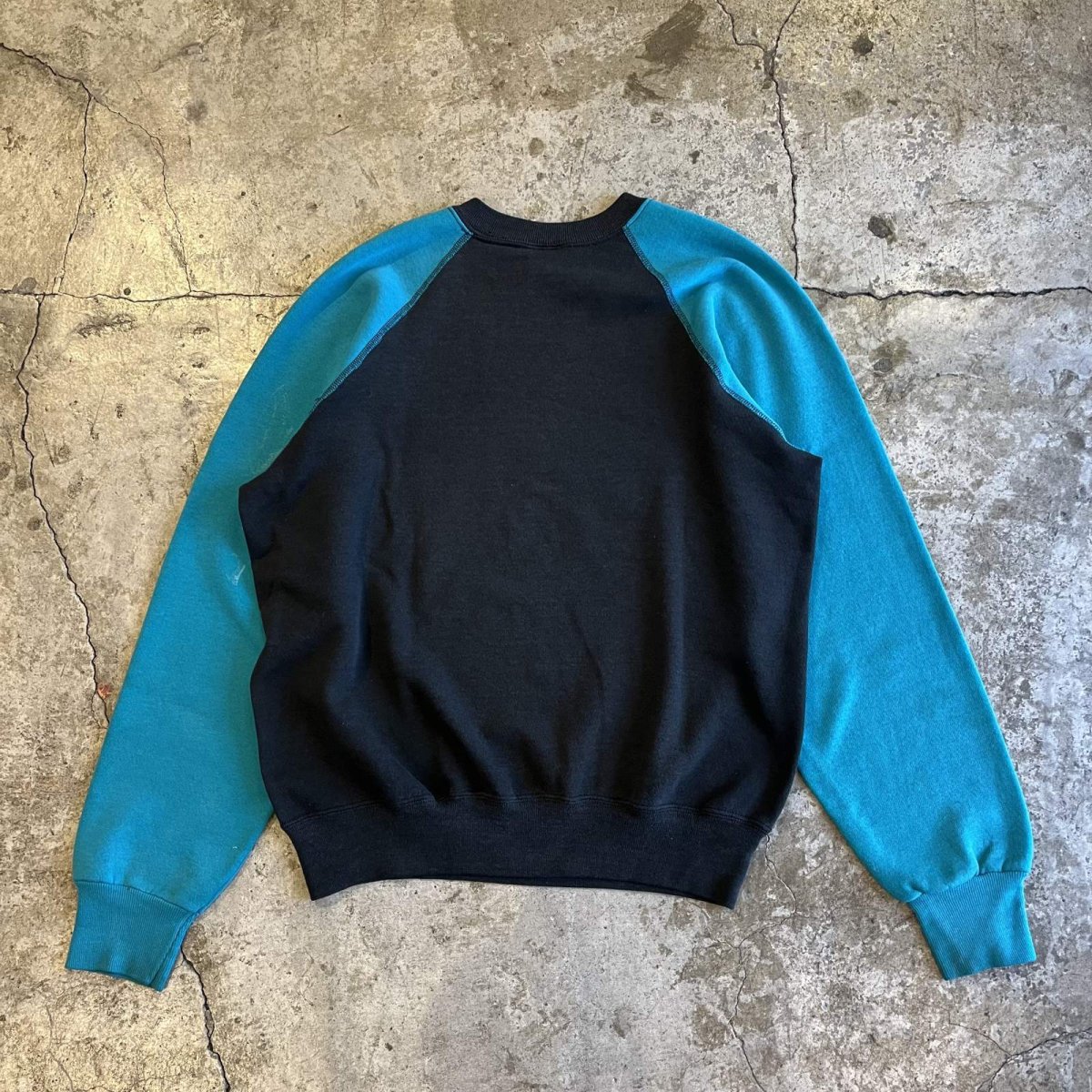 画像2: 80's BI COLOR DESIGN RAGLAN SEEVE L/S SWEAT / Ladies L / MADE IN USA (2)