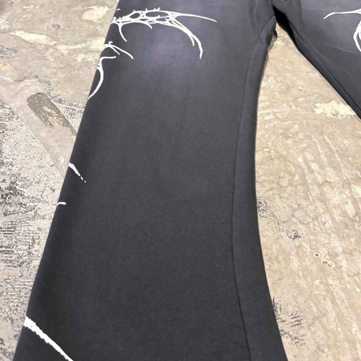 画像7: SIDE GRAPHIC PATTERN FADE SWEAT PANTS / FREE (7)