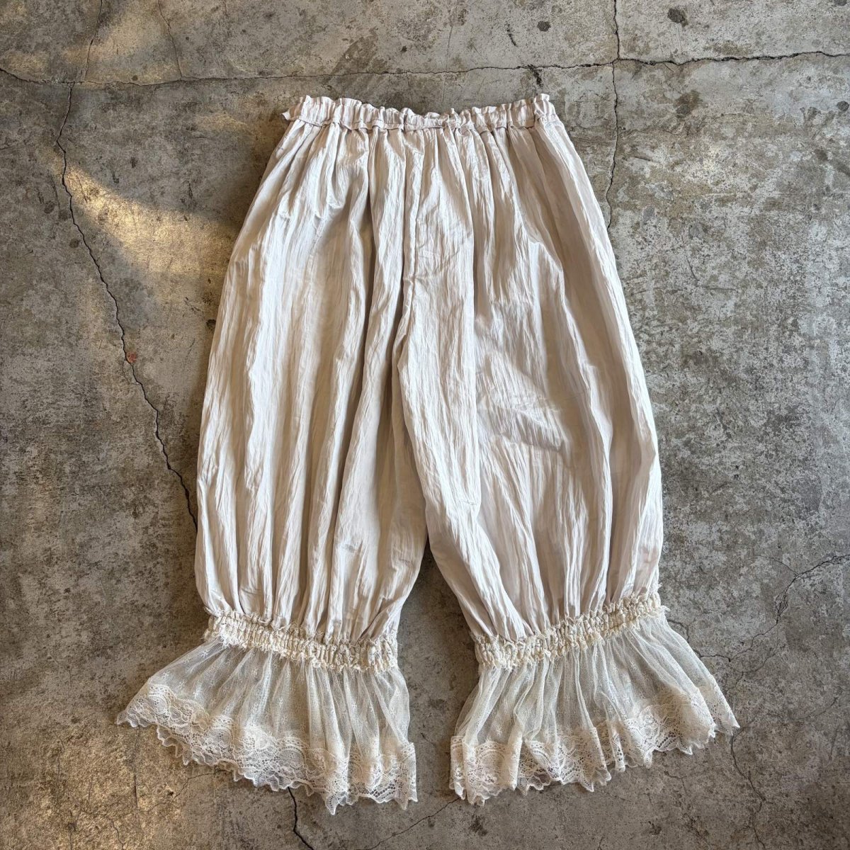 画像2: LACE DESIGN DRAWERS PANTS / FREE~W35 (2)