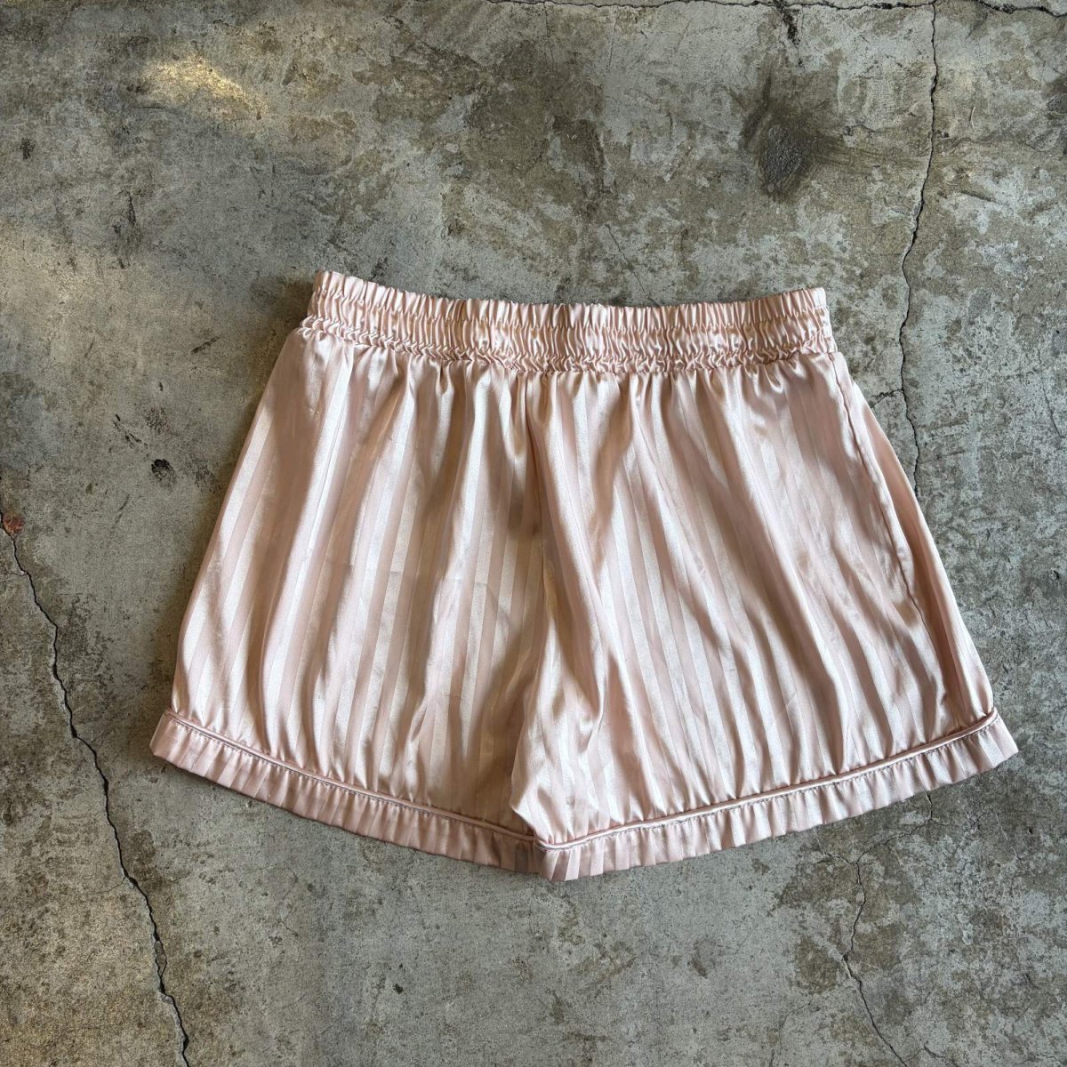 画像2: BEIGE PINK COLOR LUSTER SLEEPING SHORT PANTS / W27~W40  (2)
