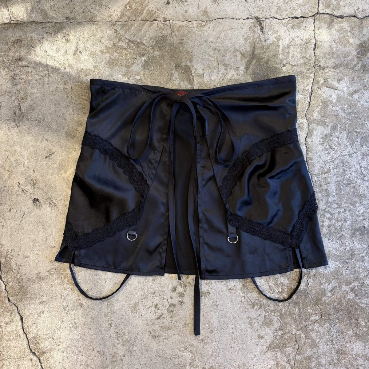 画像1: 【Wiz&Witch】"UNITED" VINTAGE LINGERIE WRAP SKIRT / FREE (1)