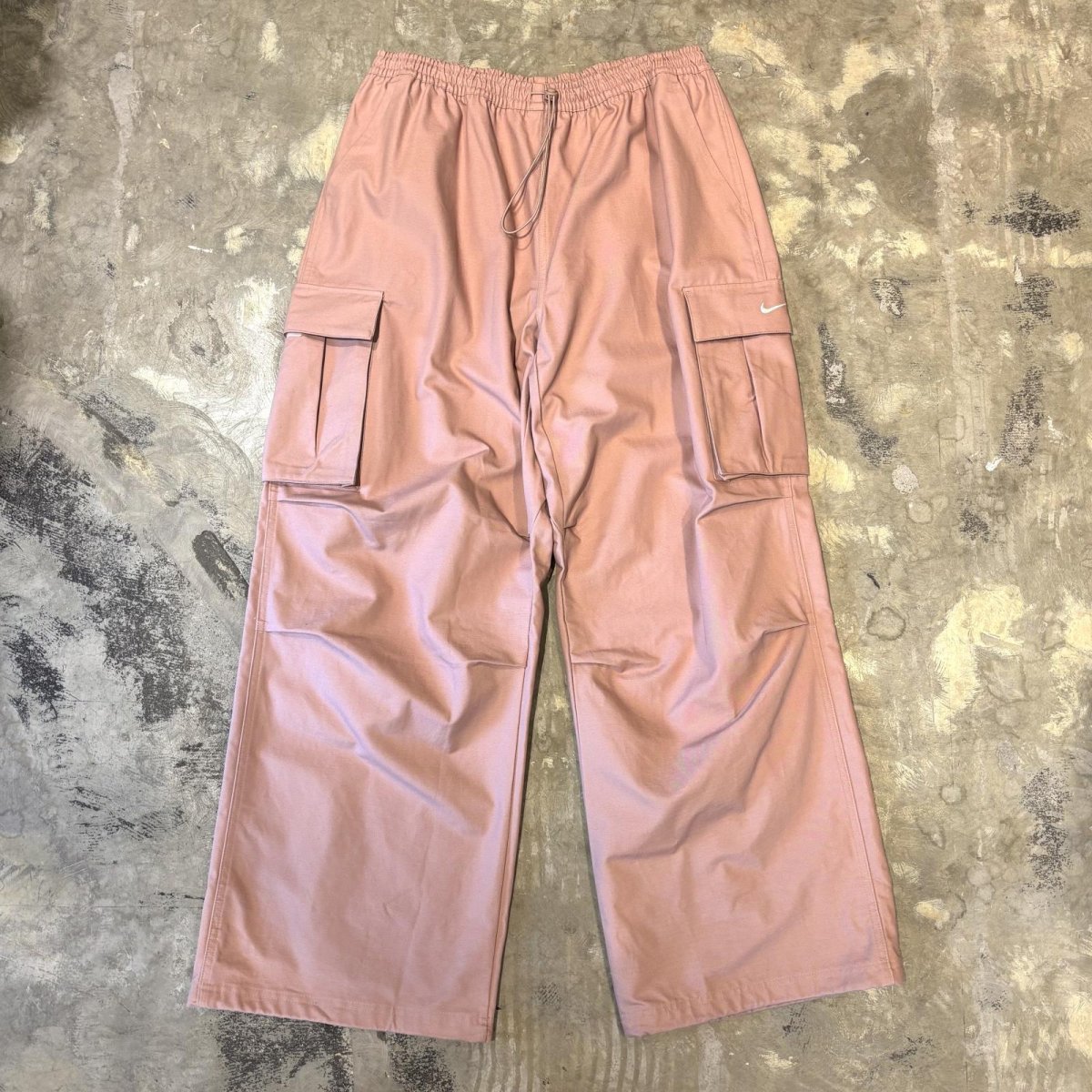 画像1: 【NIKE】PINK COLOR WIDE SILHOUETTE CARGO PANTS / FREE (1)