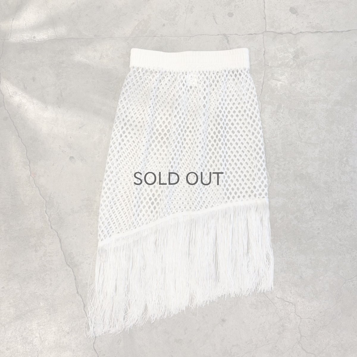 画像1: WHITE COLOR MESH DESIGN ASYMMETRY FRINGE SKIRT / W24~W31 (1)