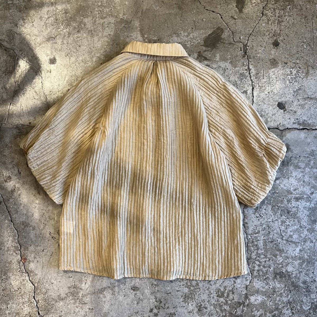 画像2: SLEEVE DESIGN EMBOSS PATTERN S/S SHIRT / Ladies M(S) (2)