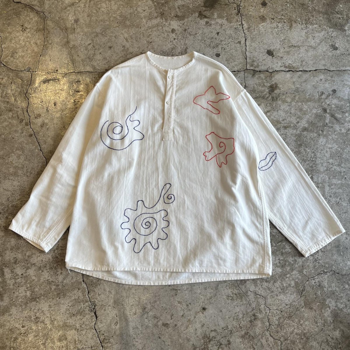 画像1: 2 COLOR ART EMBROIDERY PATTERN HENRY NECK DESIGN L/S TOPS / Ladies L (1)