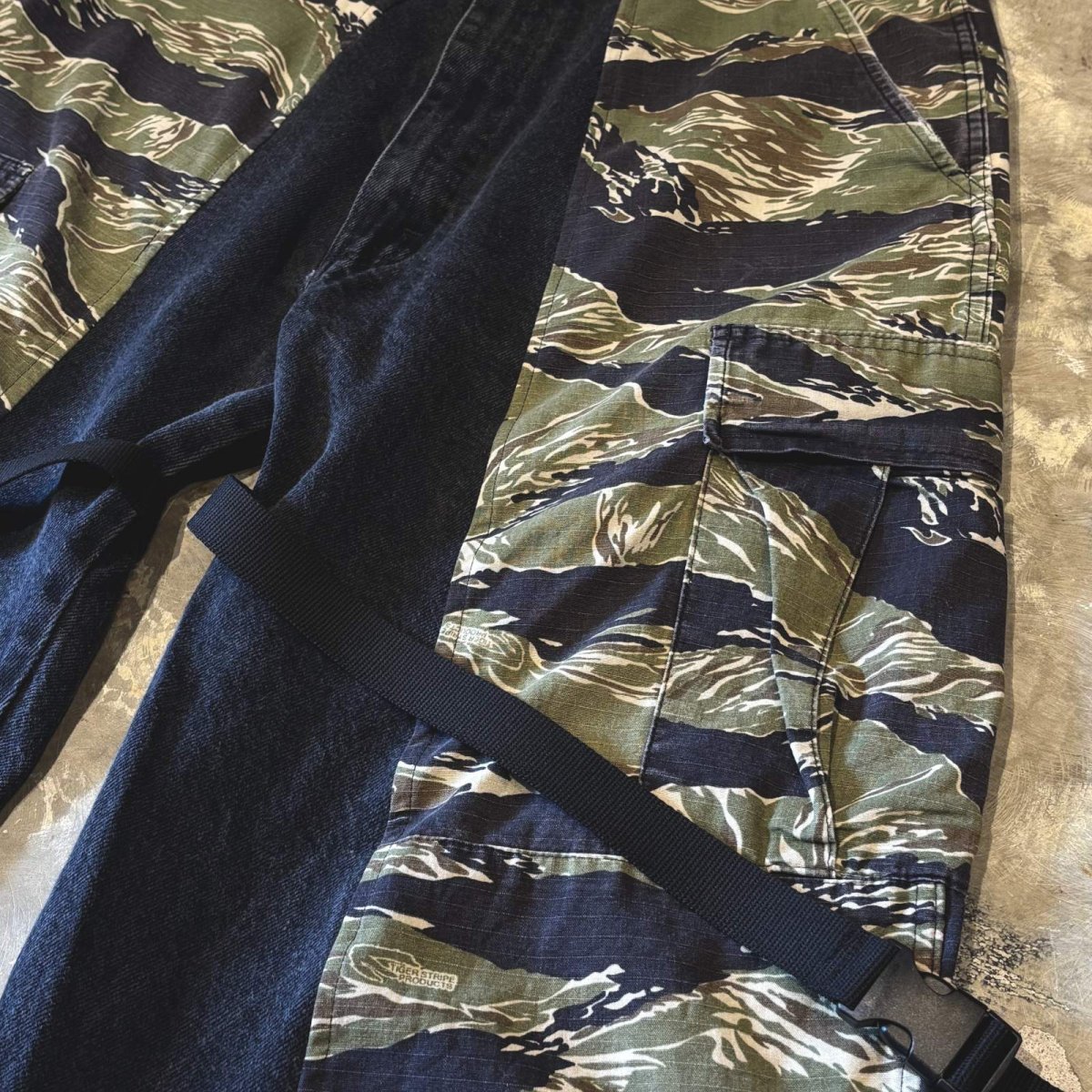 画像4: 【Wiz&Witch】"UNITED" TIGER CAMO DENIM PANTS / OS (4)