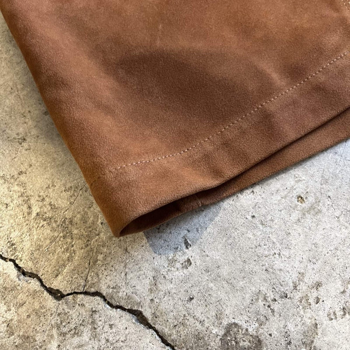 画像3: 【FREE PEOPLE】SUEDE LEATHER HALF DESIGN PANTS / W31(27) (3)