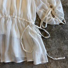 画像9: 2WAY DESIGN WHITE COLOR SHEER TOPS / Ladies M (9)