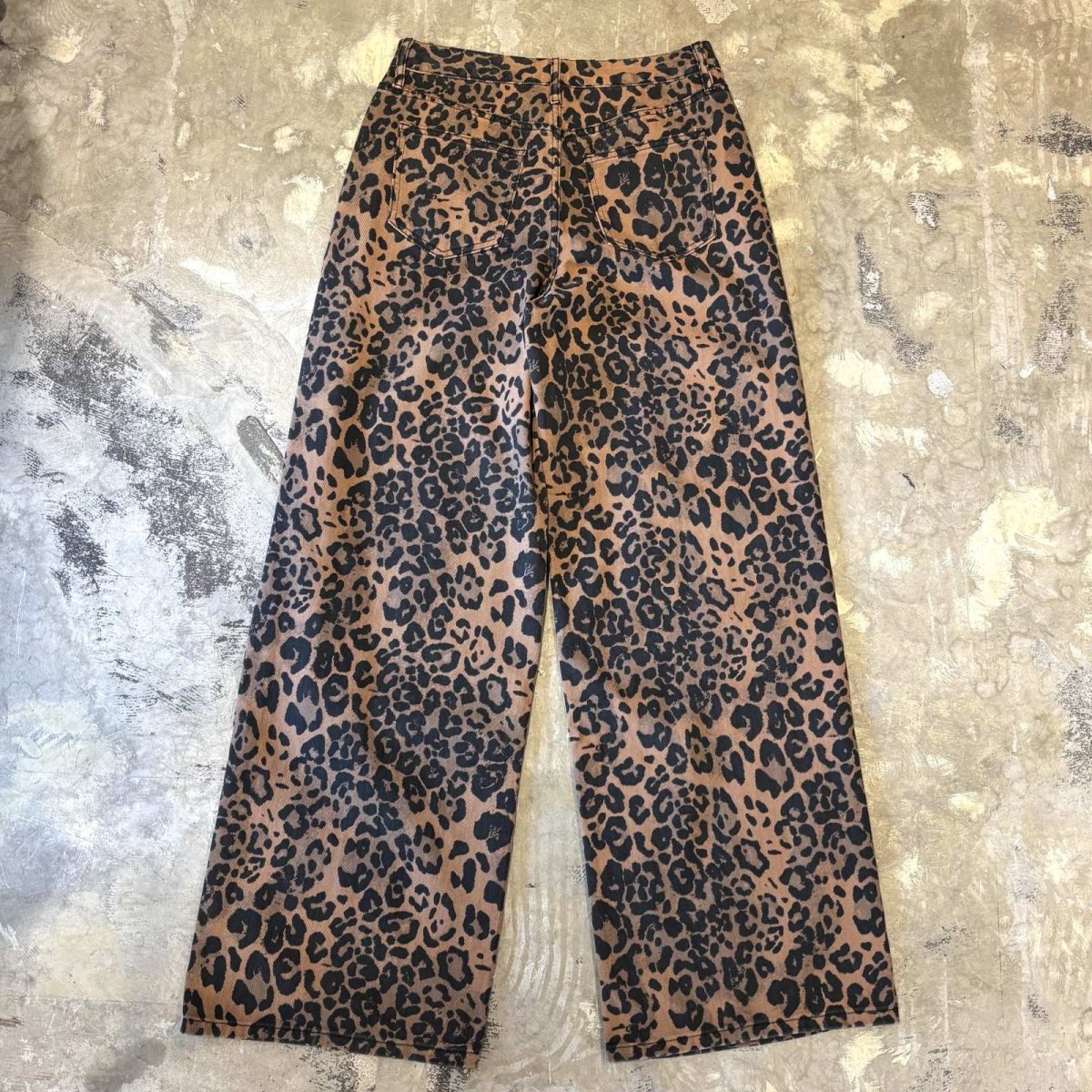 画像2: ALL OVER LEOPARD PATTERN WIDE SILHOUETTE PANTS / W31 (2)