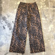 画像2: ALL OVER LEOPARD PATTERN WIDE SILHOUETTE PANTS / W31 (2)