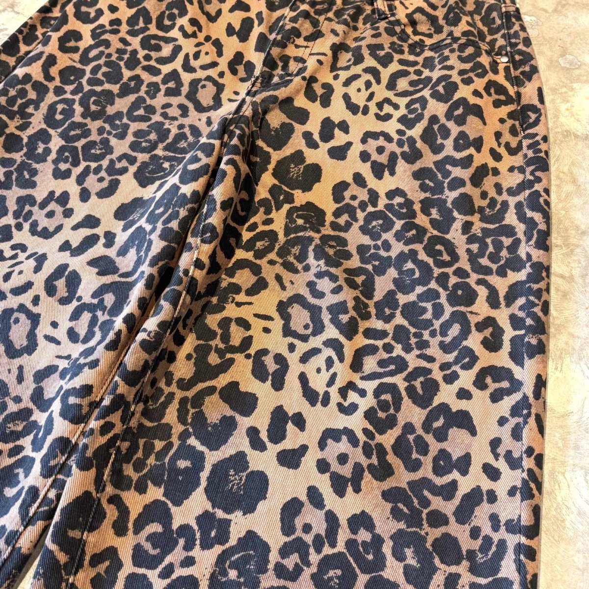 画像4: ALL OVER LEOPARD PATTERN WIDE SILHOUETTE PANTS / W31 (4)