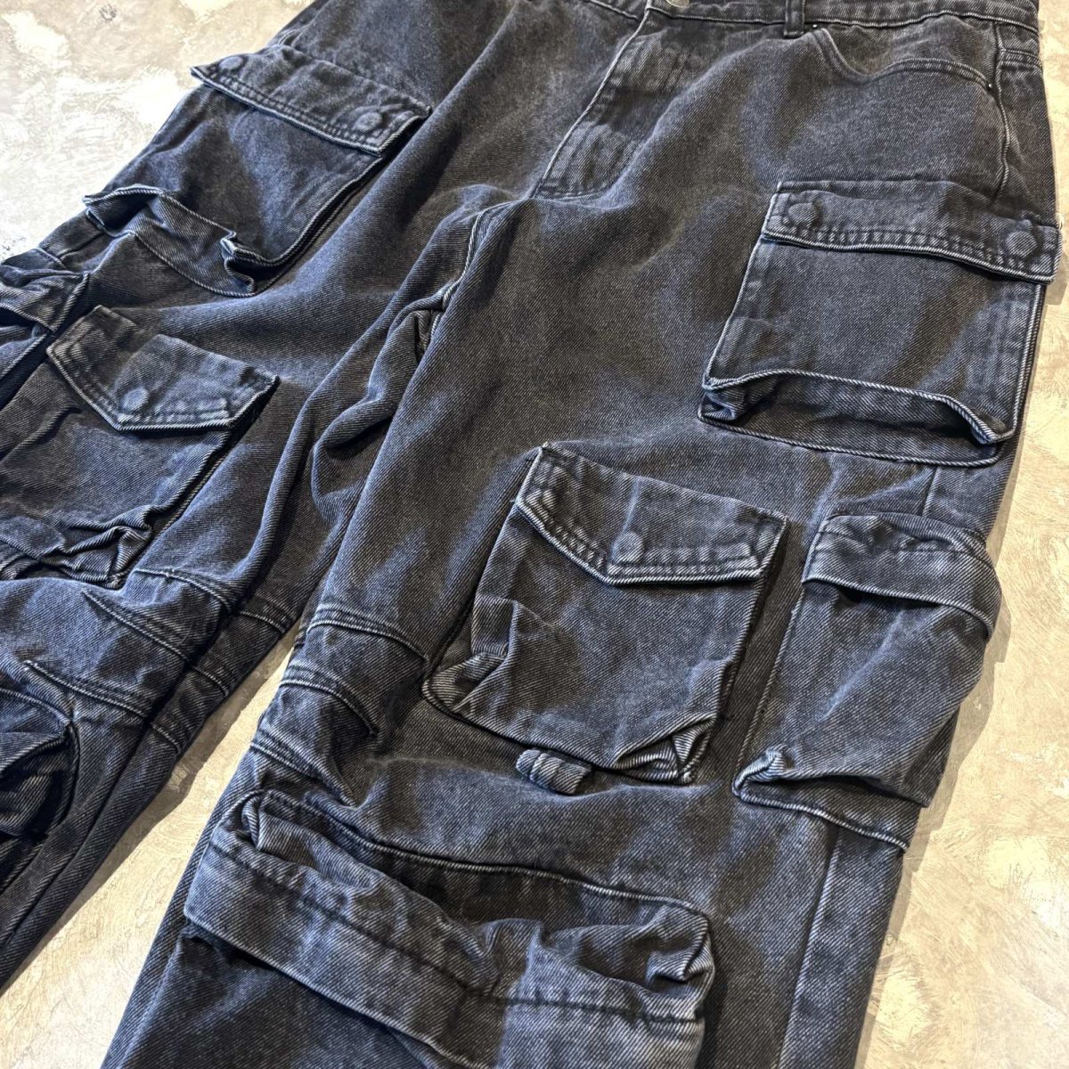 画像4: MULTI POCKET BLACK DENIM WIDE PANTS / W33 (4)
