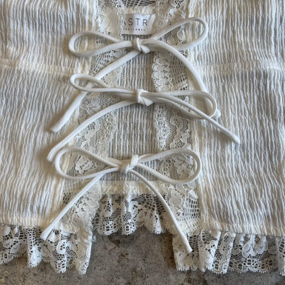 画像6: WHITE COLOR FLONT RIBOON DESIGN GATHER LACE CAMISOLE / Ladies S(L) (6)
