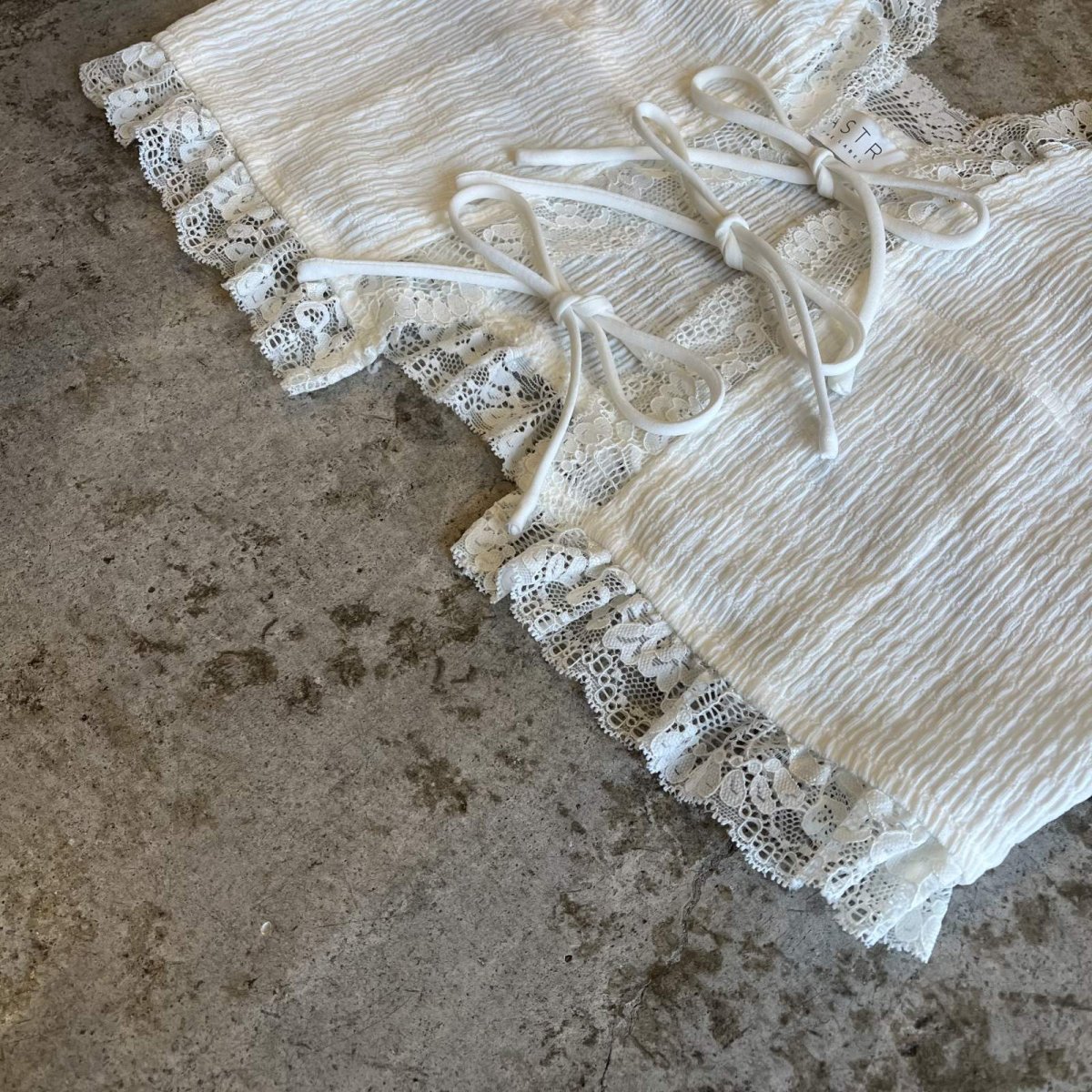 画像4: WHITE COLOR FLONT RIBOON DESIGN GATHER LACE CAMISOLE / Ladies S(L) (4)