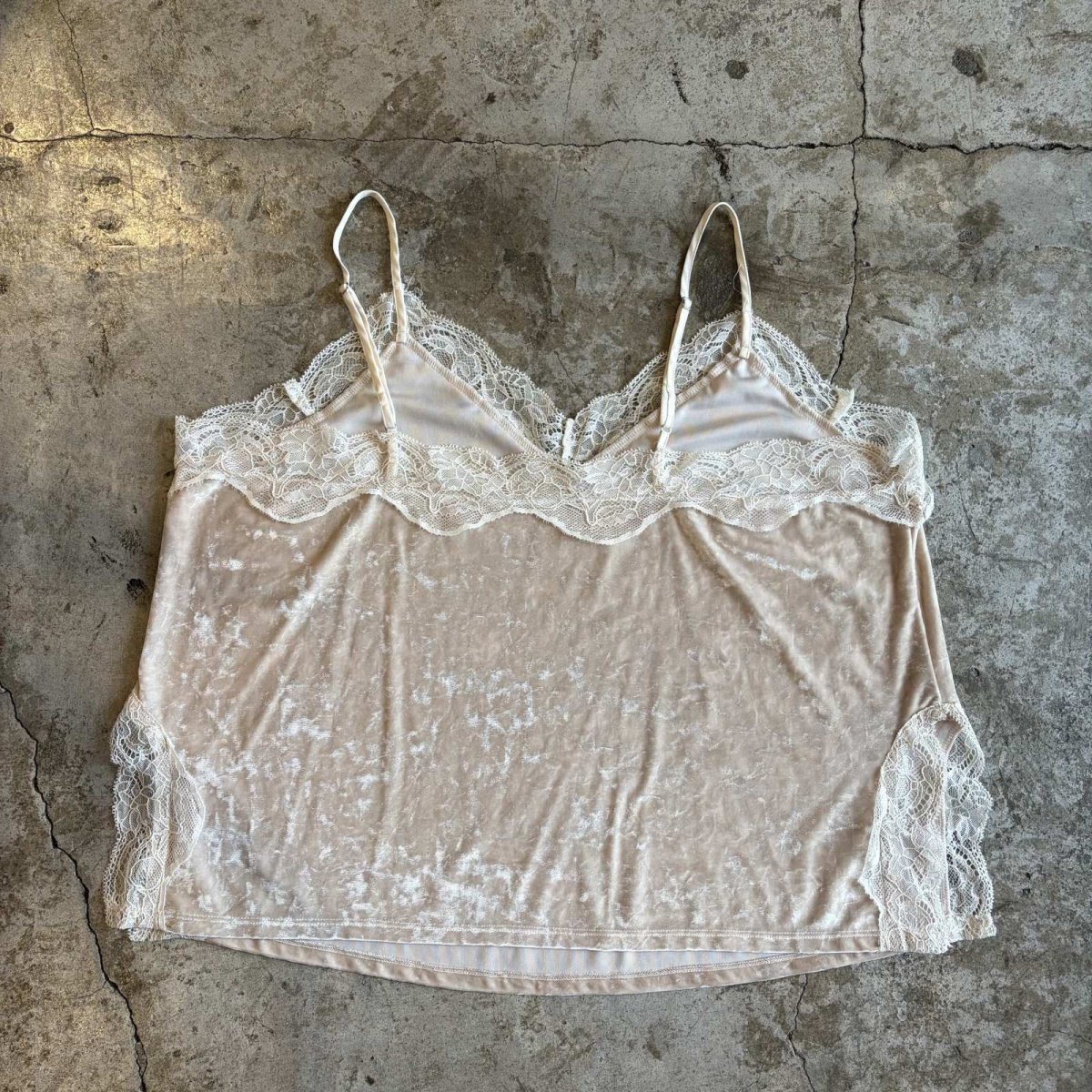 画像2: POINT LACE VELVET DESIGN CAMISOLE / Ladies L (2)