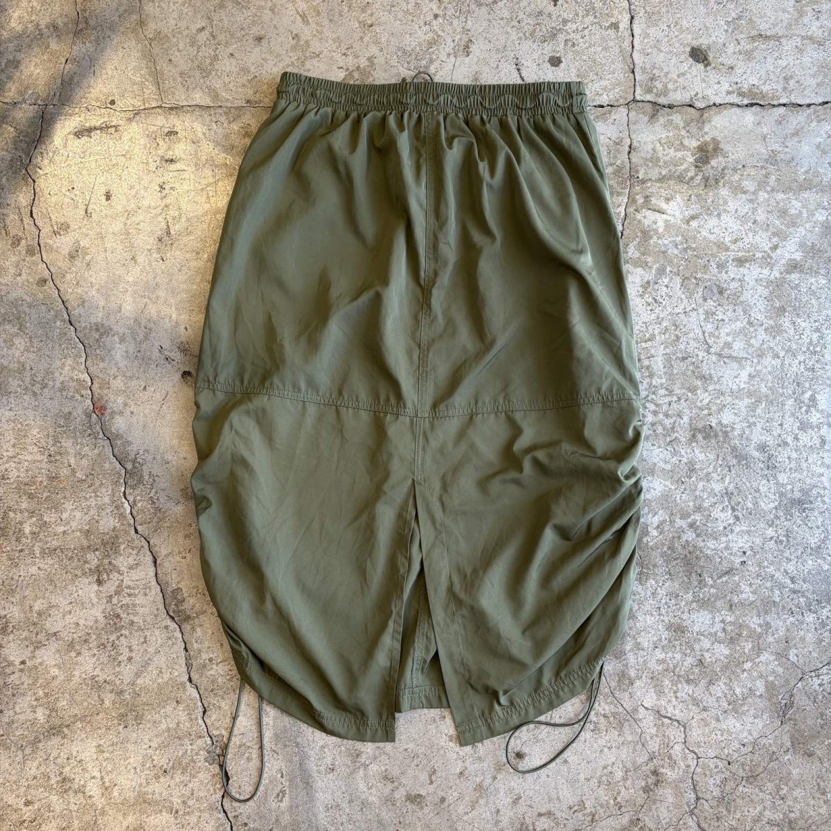 画像2: SIDE DRAW CORD DESIGN BACK SLIT SKIRT / FREE~W39 (2)