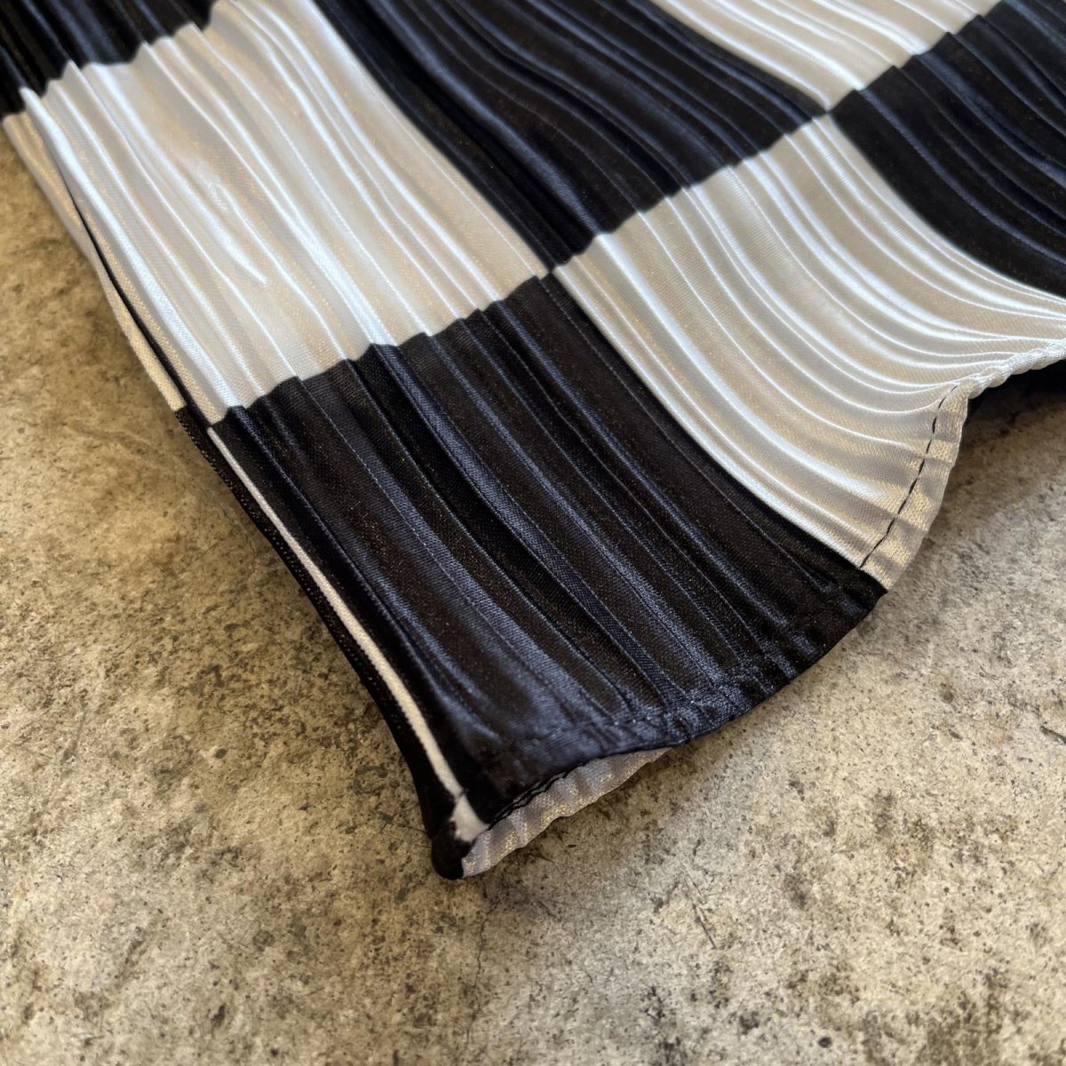 画像4: MONOCHROME CHECKER PATTERN PLEATS DESIGN WIDE PANTS / W29~W37(L) (4)