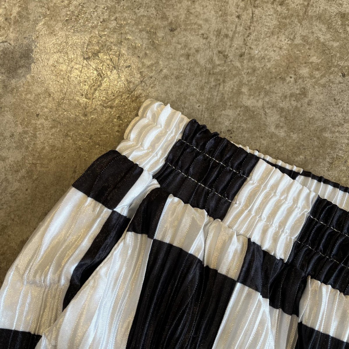 画像8: MONOCHROME CHECKER PATTERN PLEATS DESIGN WIDE PANTS / W29~W37(L) (8)