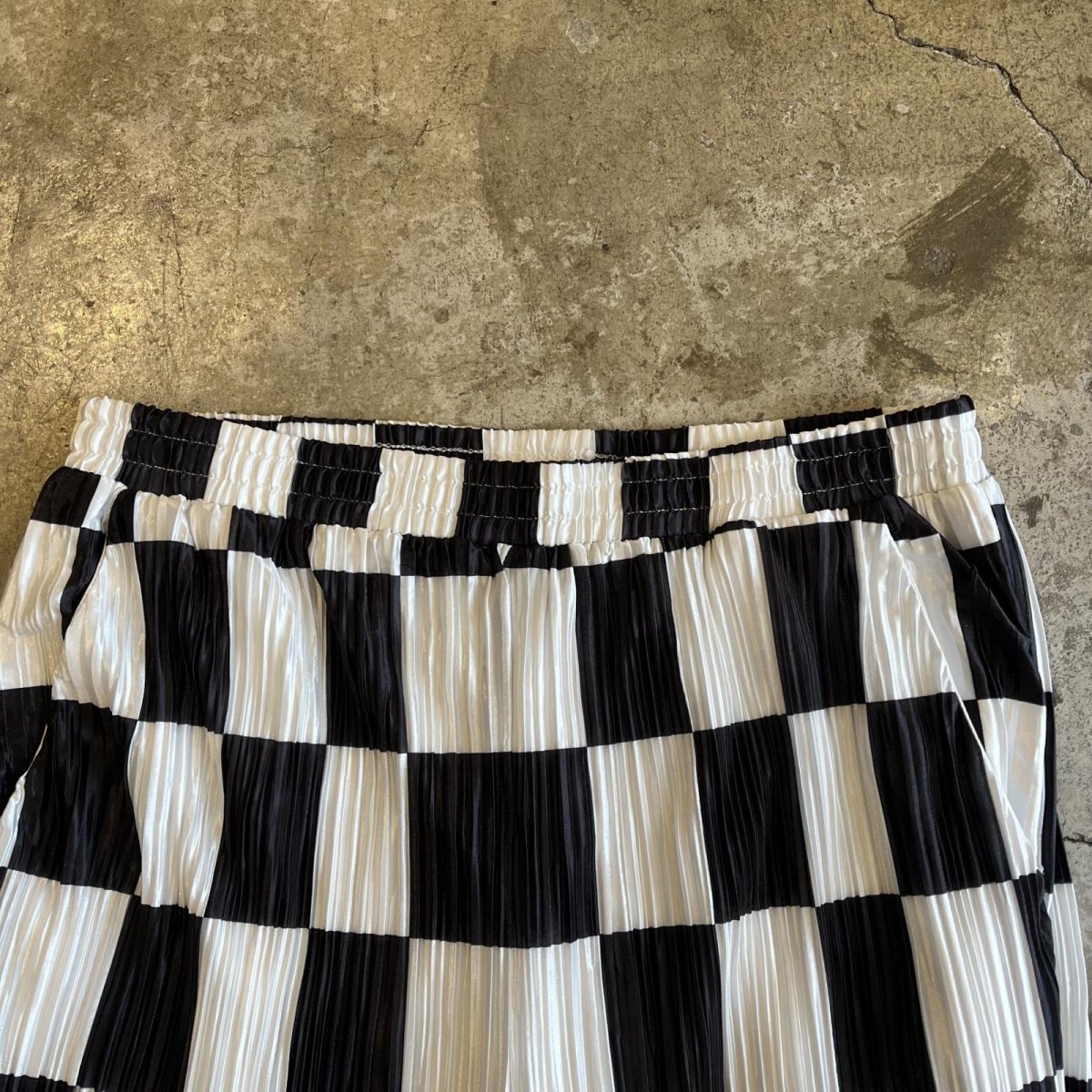 画像7: MONOCHROME CHECKER PATTERN PLEATS DESIGN WIDE PANTS / W29~W37(L) (7)