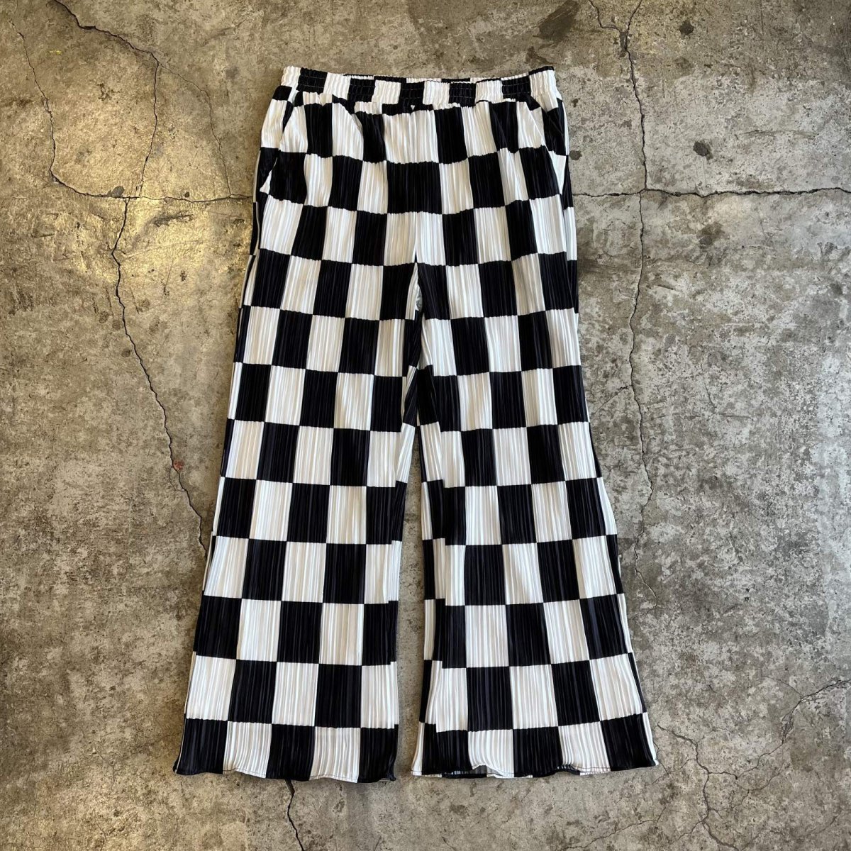 画像1: MONOCHROME CHECKER PATTERN PLEATS DESIGN WIDE PANTS / W29~W37(L) (1)