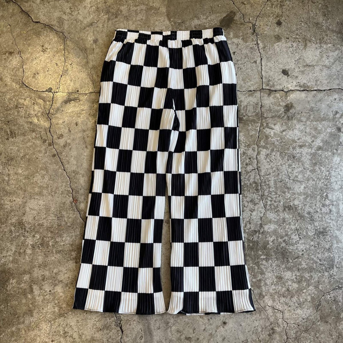 画像2: MONOCHROME CHECKER PATTERN PLEATS DESIGN WIDE PANTS / W29~W37(L) (2)