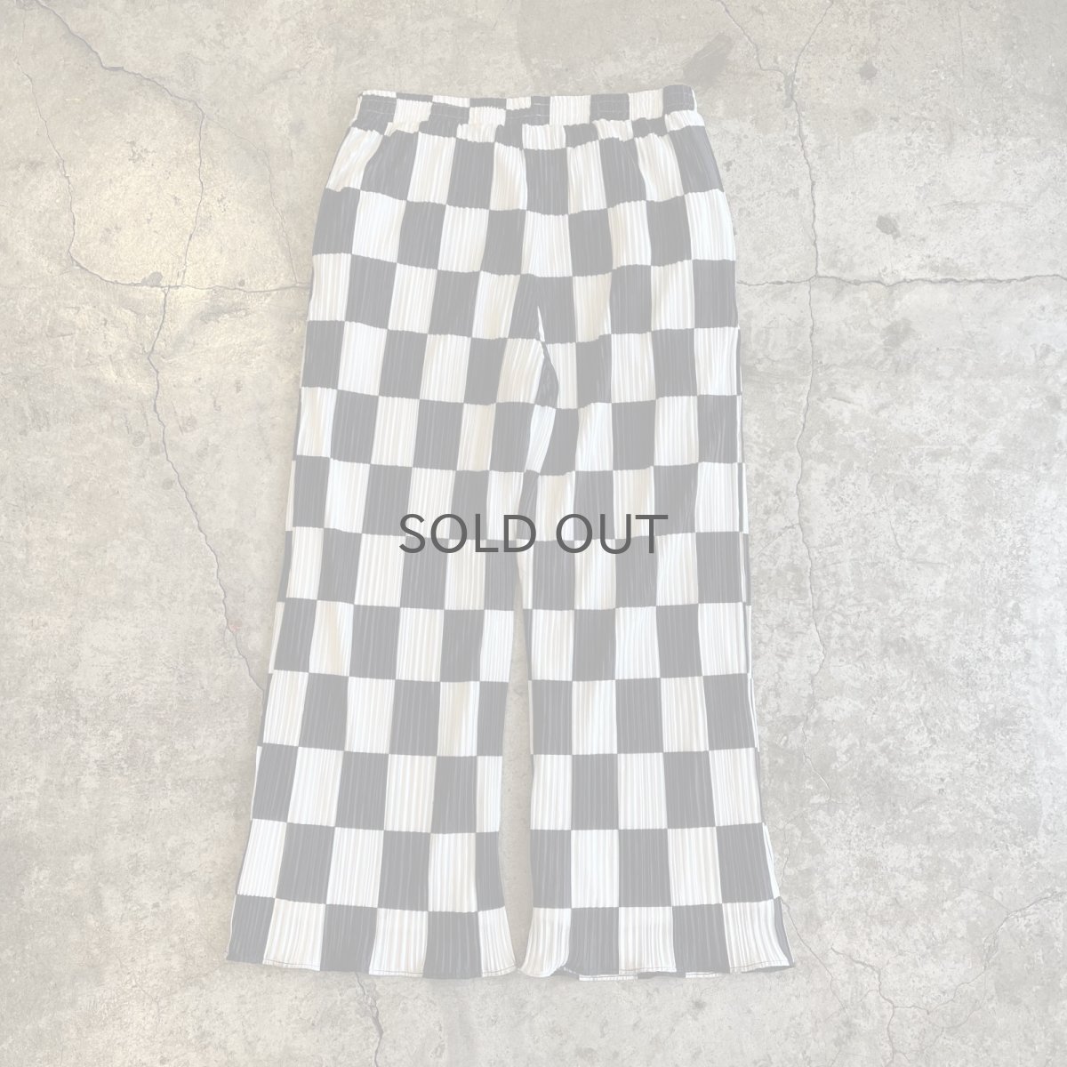 画像2: MONOCHROME CHECKER PATTERN PLEATS DESIGN WIDE PANTS / W29~W37(L) (2)