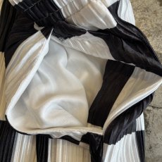 画像9: MONOCHROME CHECKER PATTERN PLEATS DESIGN WIDE PANTS / W29~W37(L) (9)