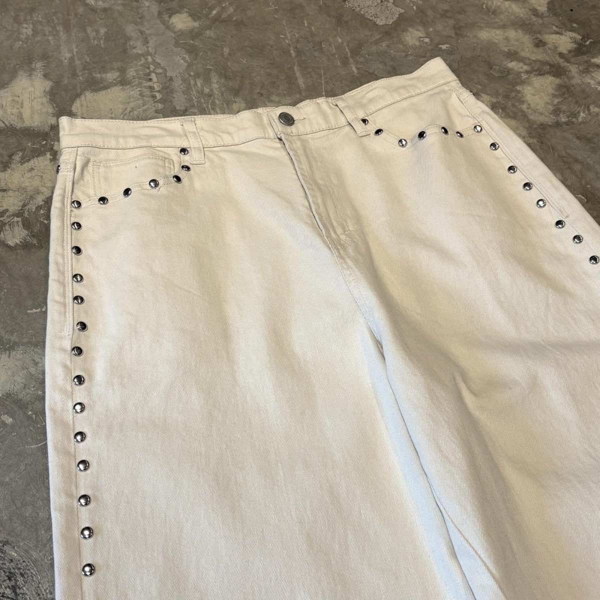 画像3: WHITE COLOR STUDS DECORATIVE WIDE SILHOUETTE PANTS / W33 (3)