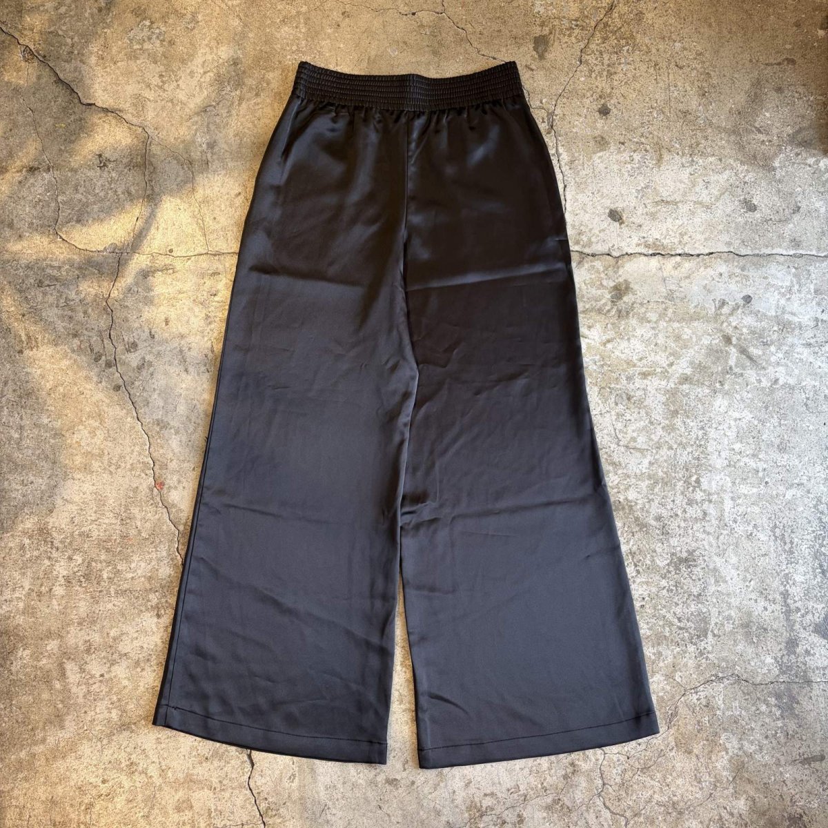 画像2: BLACK COLOR LUSTER DESIGN WIDE PANTS / W30~W35 (2)