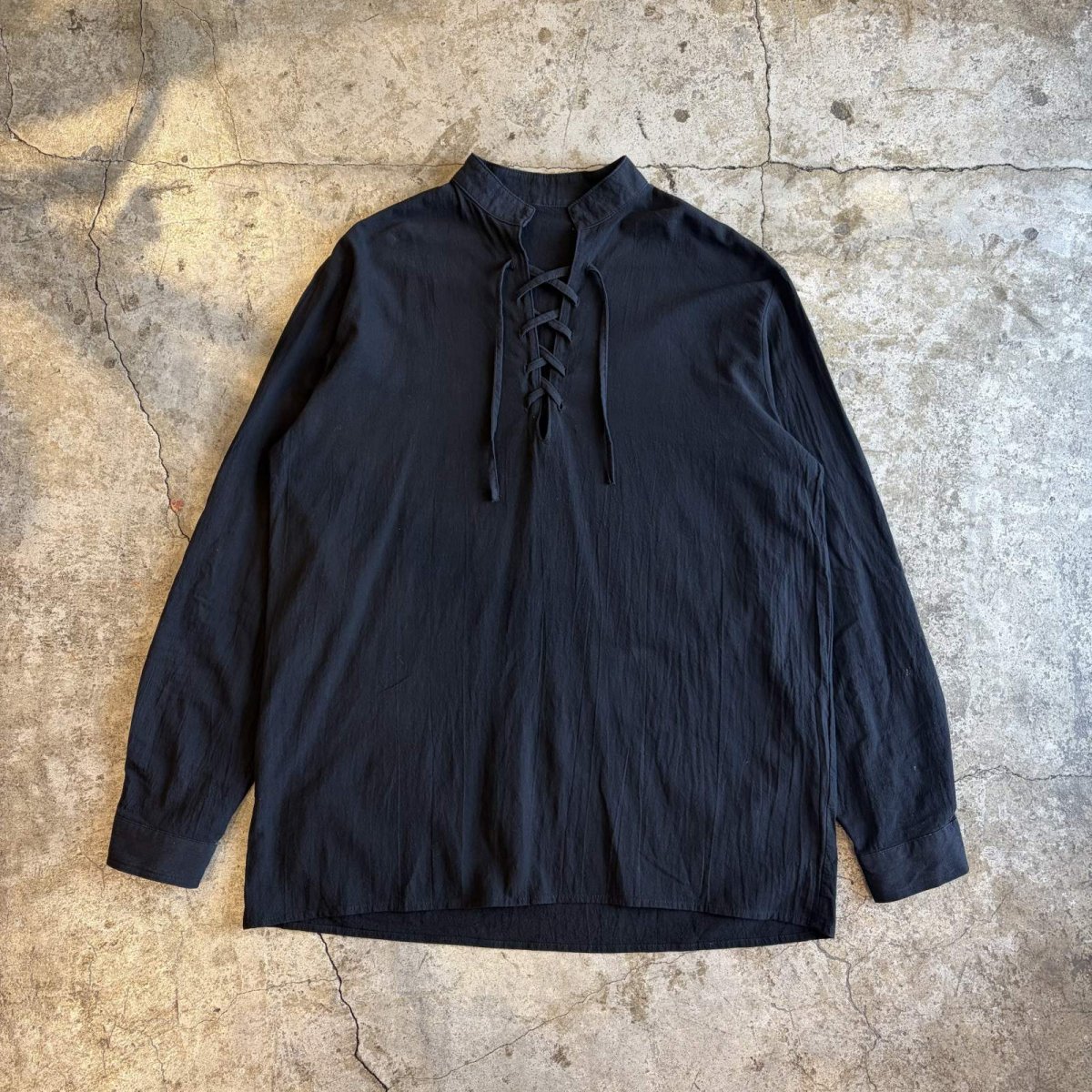画像1: BLACK COLOR LACE UP RIBBON DESIGN L/S TOPS / Ladies L (1)