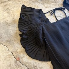 画像3: BLACK COLOR PLEATS DESIGN FRILL SHOULDER S/S TOPS / Ladies XS(S) (3)