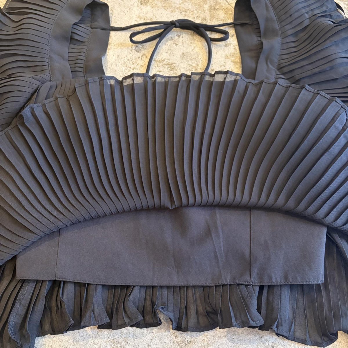 画像5: BLACK COLOR PLEATS DESIGN FRILL SHOULDER S/S TOPS / Ladies XS(S) (5)