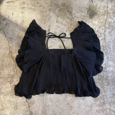 画像2: BLACK COLOR PLEATS DESIGN FRILL SHOULDER S/S TOPS / Ladies XS(S) (2)