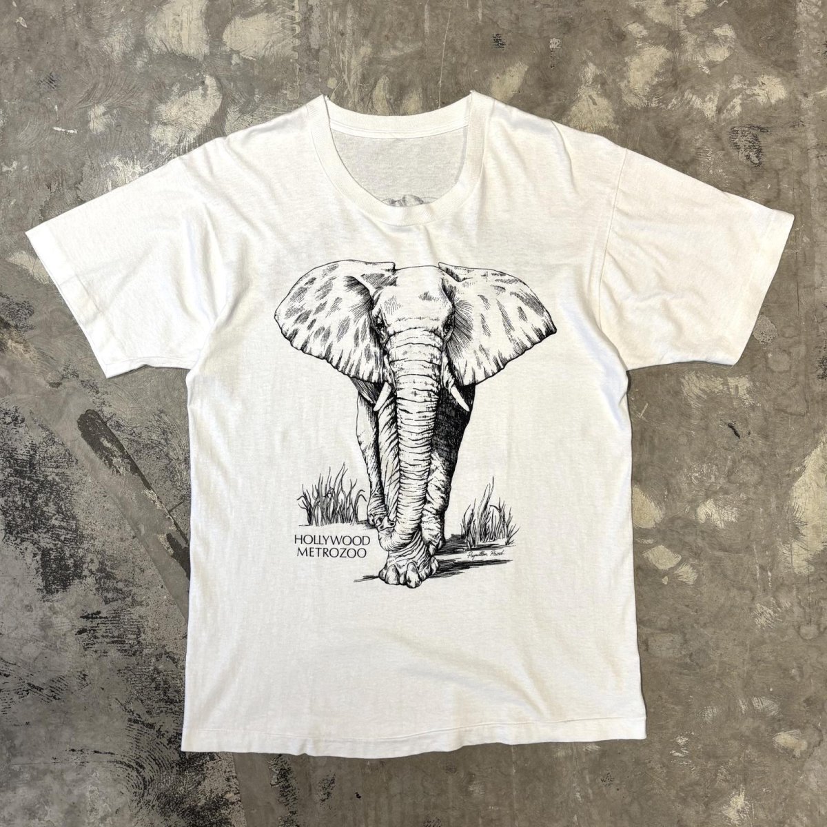 画像1: 90's BOTH SIDE ELEPHANT PRINTED S/S TEE / Mens XL (1)